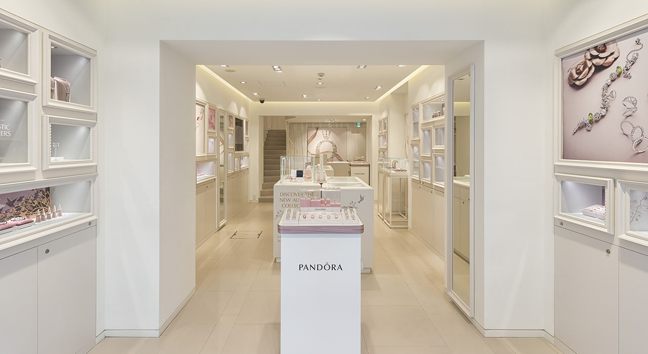 PANDORA photo 2