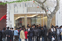 barneys new york kobe interior　バーニーズ　ニューヨーク　神戸店
